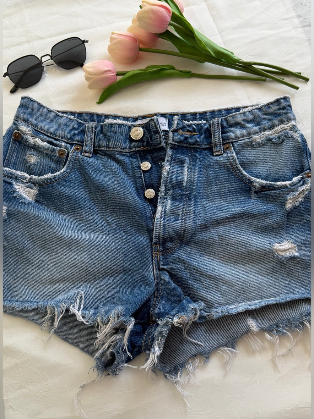 ZARA Women’s Size 4 Blue Distressed Denim Shorts Button Fly Frayed Cutoff